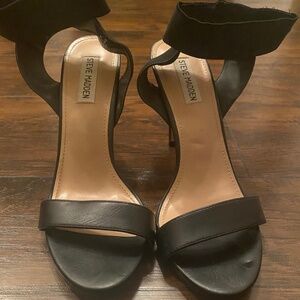 Steve Madden Black 9.5 Rania heels